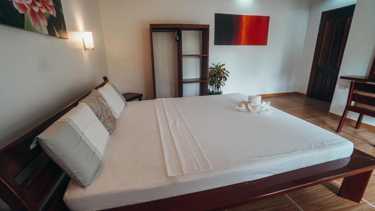 Point 303 Resort General Luna  Bagian luar foto